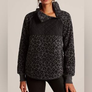 Abercrombie Sherpa Pullover Sweatshirt Black Leopard Size Medium